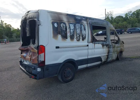 2019 Ford Transit z USA, uszkodzony, nr VIN 1FTYR2CM1KKB66361